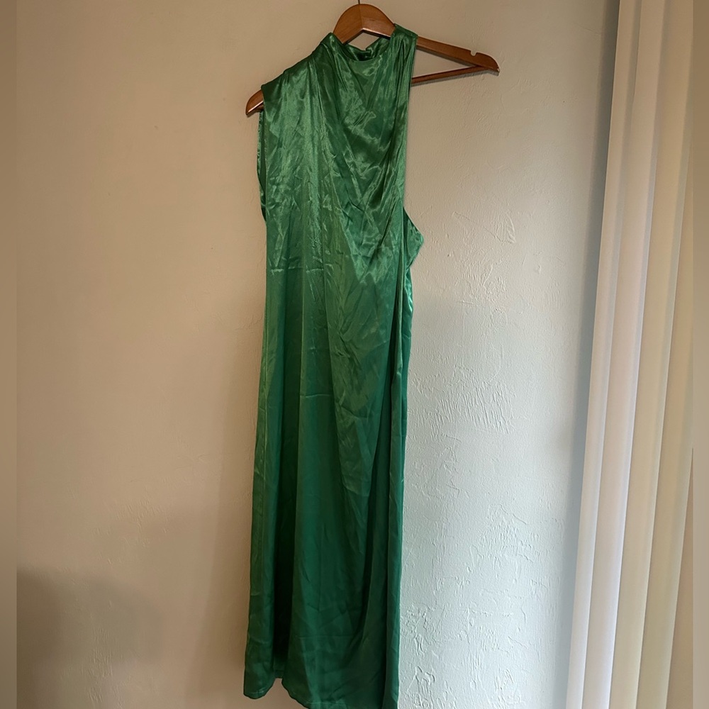 Corey Lynn Calter Green Asymmetrical Gown - Picture 4 of 4
